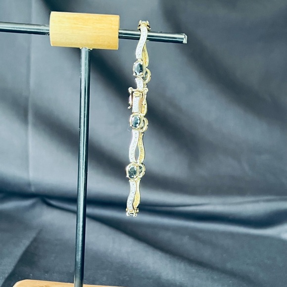 Price Drop- Vintage Genuine Diamonds & lab created sapphire bracelet - Picture 3 of 10